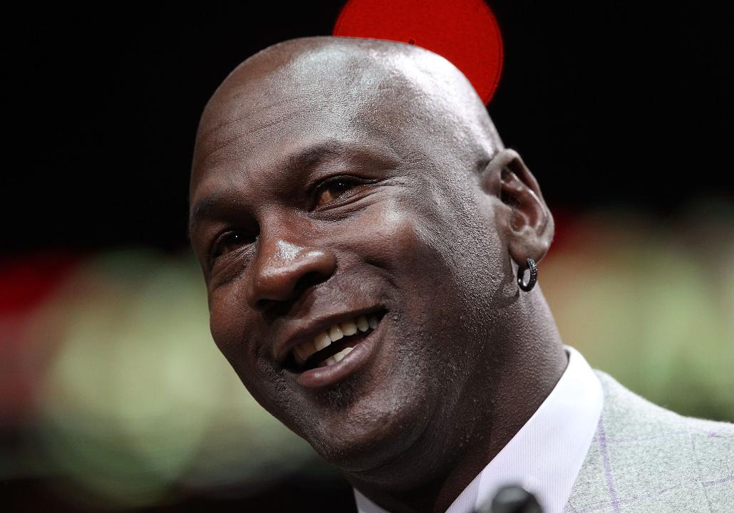 Michael Jordan becomes first athlete in history to crack Forbes 400 list –